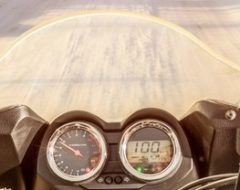 10 astuces pour conduire en moto sur la neige