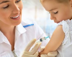 Tabac, vaccins et déserts médicaux : les objectifs santé du gouvernement