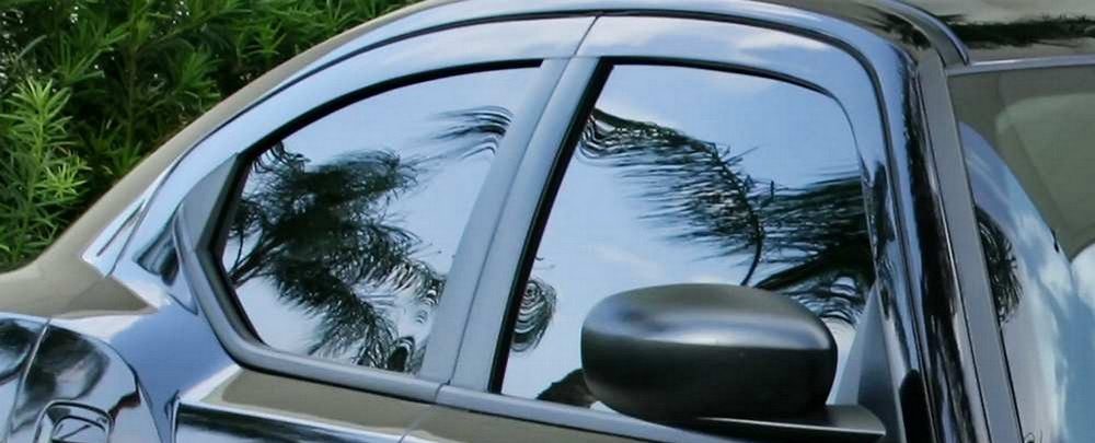 Gravage des vitres d'une voiture - ActiROUTE
