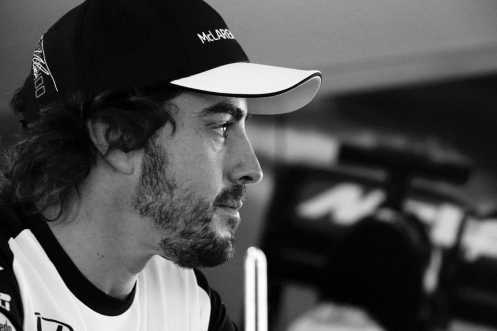 Fernando Alonso pouces