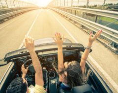 Les assurances auto à la conquête des « millenials »