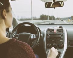 Assurance auto connectée : April lance une offre pour jeunes conducteurs