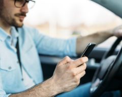 Des sanctions plus sévères contre l’utilisation du téléphone au volant
