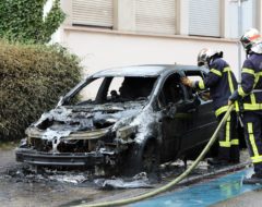 Le nombre de voitures incendiées le 14 juillet en légère hausse en 2017