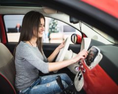Où en est-on aujourd’hui avec les clichés sur les femmes et l’automobile ?