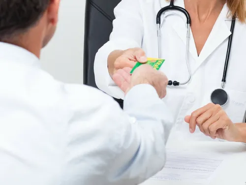 La carte Vitale dématérialisée se déploie progressivement en France