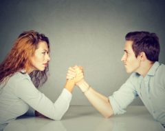 Hommes ou femmes, qui commet le plus d’infractions au volant ?