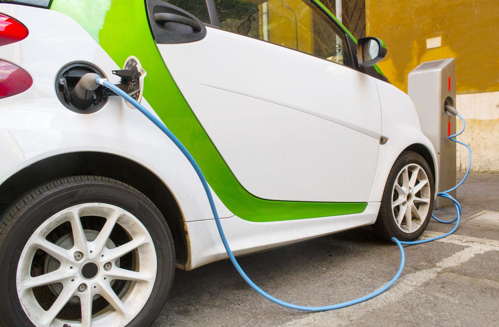 Voitures électriques : 22,4% des ventes mondiales d’ici 2025 ?
