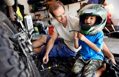 Quelle assurance moto choisir pour son enfant mineur ?