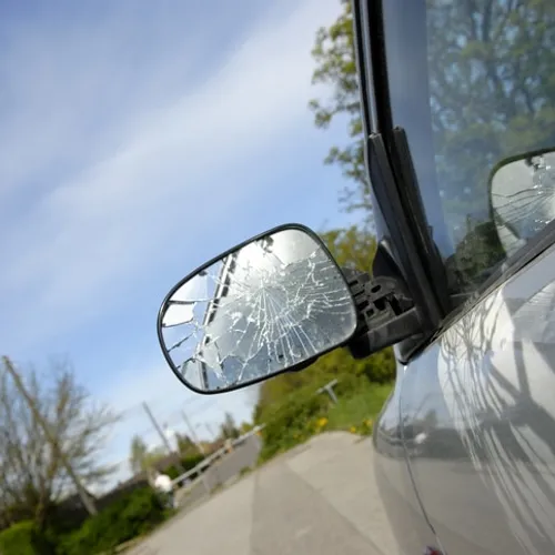 En quoi consiste la garantie d'assurance auto bris de glace pour un rétroviseur cassé ?