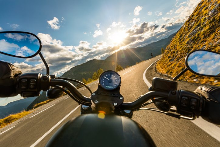 Rouler en moto cet été comment prendre la route en toute sérénité chaud