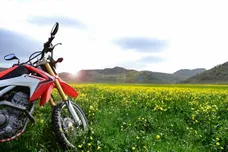 Entretien de la moto au printemps : comment sortir sa moto de l’hivernage ?