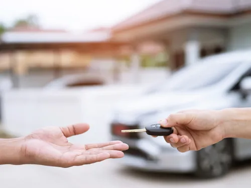 Transfert d&rsquo;assurance auto : est-il possible pour une voiture de location ?