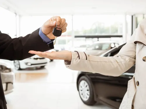 Voiture immobilisée : comment obtenir un véhicule de remplacement ?