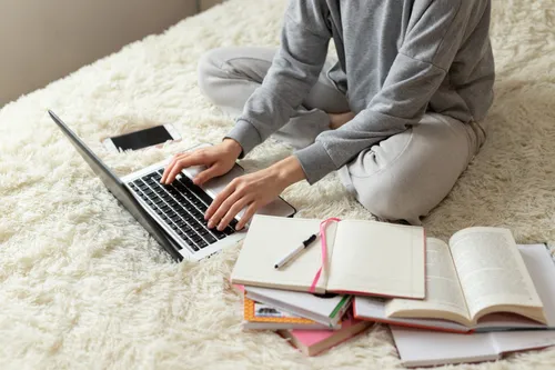 Électricité : comment bien choisir son offre en tant qu’étudiant ?