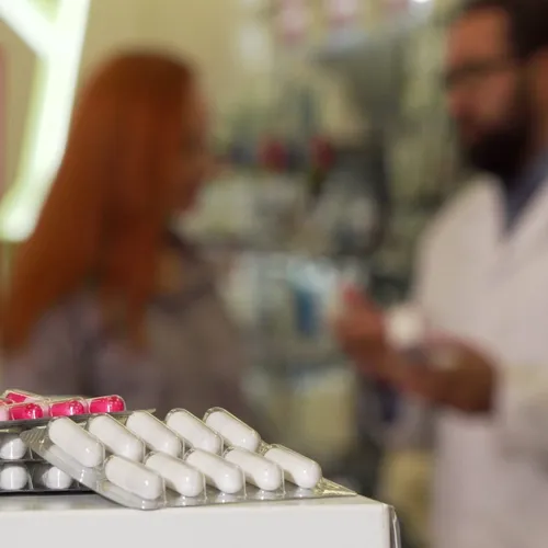 Évolution médicale : les pharmaciens prescrivent des antibiotiques !