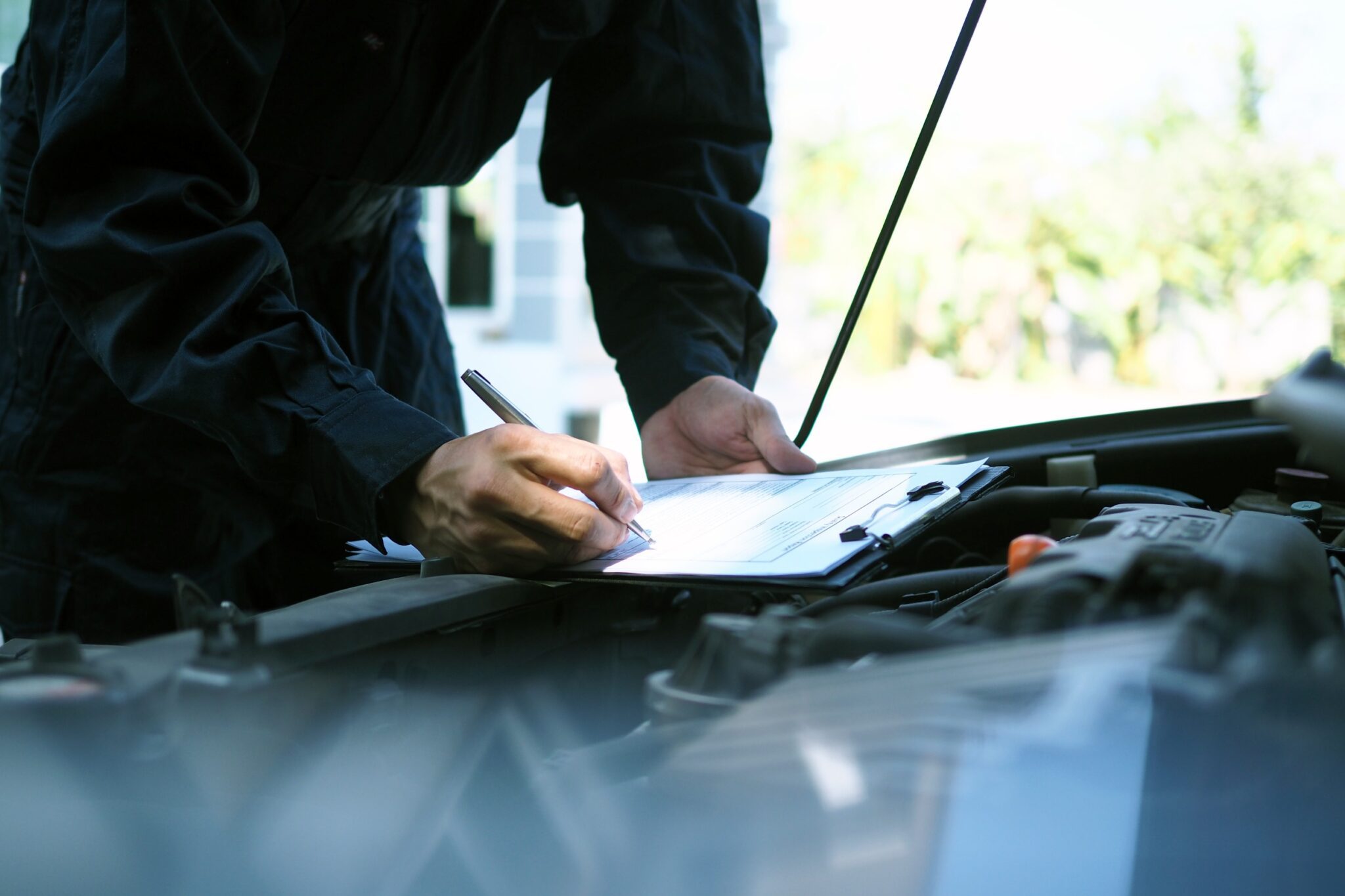 Un expert automobile qui écrit