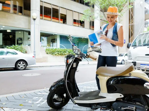 Peut-on assurer une moto sans avoir le permis ?