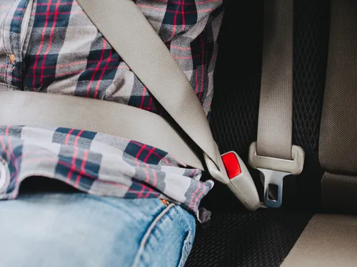 Un conducteur est-il responsable d’un passager sans ceinture de sécurité ?