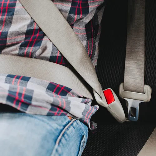 Un conducteur est-il responsable d’un passager sans ceinture de sécurité ?