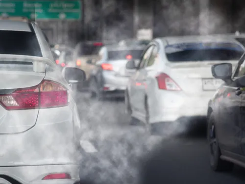 Auto : les bons réflexes pour moins polluer