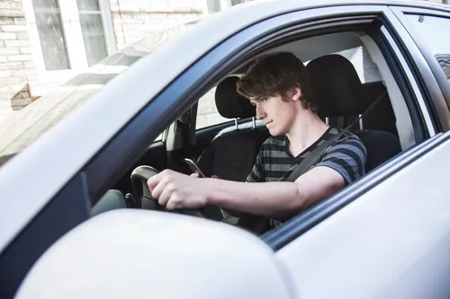 Age du permis baissé à 17 ans : les réponses à vos questions