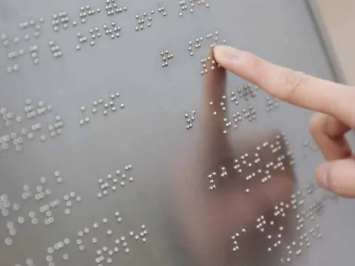 Journée mondiale du braille : quelle prise en charge pour les personnes ayant un handicap visuel ?