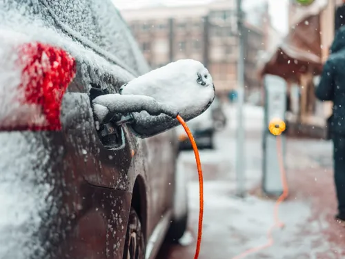 Pourquoi les voitures électriques consomment-elles plus en hiver ?