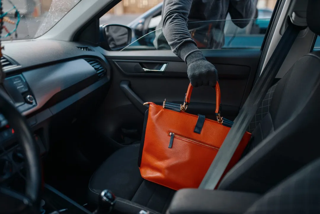 Que faire en cas de vol de mes effets personnels dans ma voiture ?