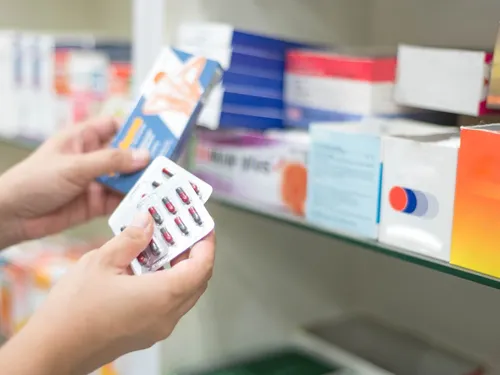 Mutuelle : comment se faire délivrer des médicaments quand on part à l’étranger ?