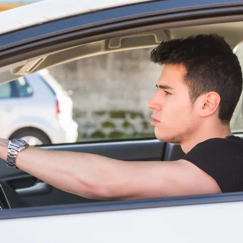 Qu’est-ce que la clause de conduite exclusive en assurance auto ?
