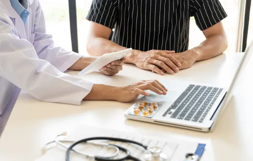 Déclaration du Premier ministre : les économies envisagées sur la santé inquiètent