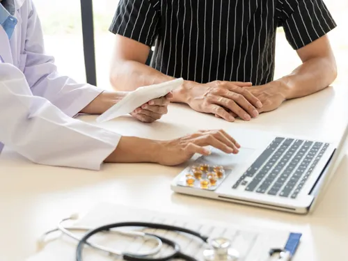 Déclaration du Premier ministre : les économies envisagées sur la santé inquiètent