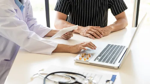 Déclaration du Premier ministre : les économies envisagées sur la santé inquiètent