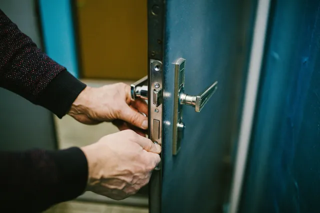 Intervention d&rsquo;un serrurier : peut-on être remboursé par son assurance habitation ?