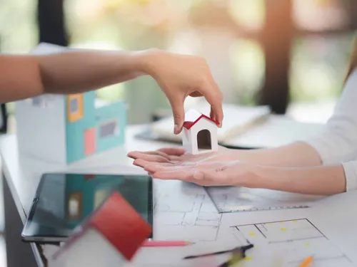 Que devient mon assurance habitation en cas de vente de mon logement ?