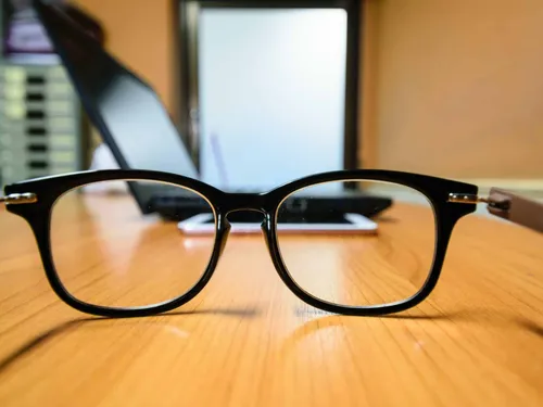 Mutuelle : rembourse-t-elle aussi bien les lentilles que les lunettes ?