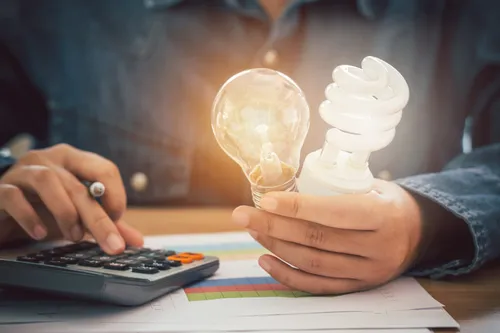 Une baisse de 10 % du tarif réglementé de l’électricité en 2025 : à quoi s’attendre ?