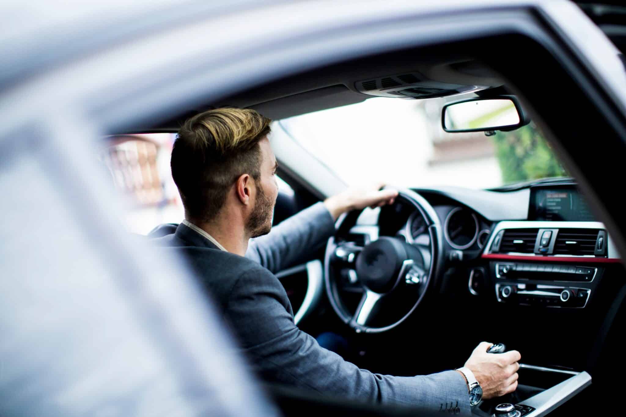 Stress au volant 6 conseils pour conduire sereinement installez confortablement