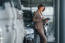 Assurance auto : comment devenir expert automobile ?