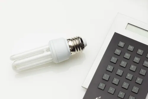 Prix de l&rsquo;électricité en baisse : la promesse du gouvernement