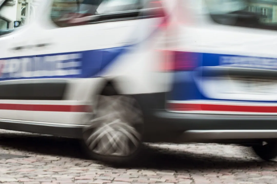 Assurance auto : que faire en cas d’accident avec un véhicule prioritaire ?