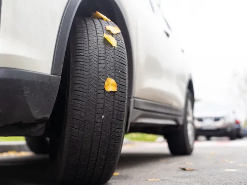 Assurance auto : les risques à rouler avec des pneus sous gonflés