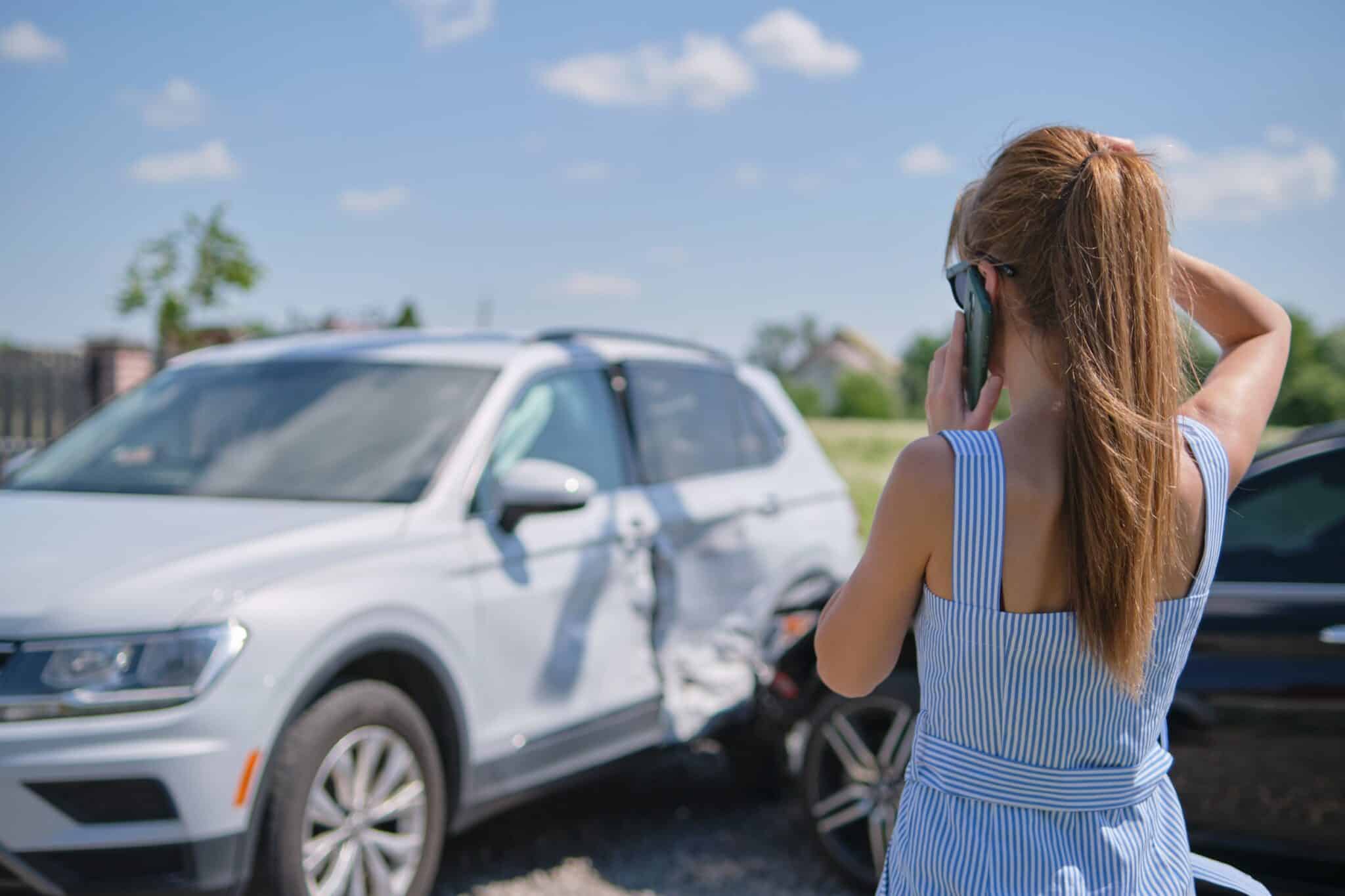 une femme a eu un accident avec la voiture que son amie lui a prêté