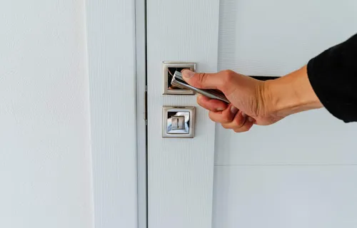 Hausse du home-jacking : comment s&rsquo;en protéger ?