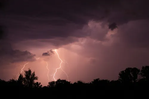 Nouvelle nuit d’orages en France provoquant de nombreux dégâts