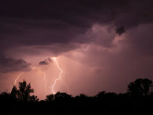 Nouvelle nuit d’orages en France provoquant de nombreux dégâts
