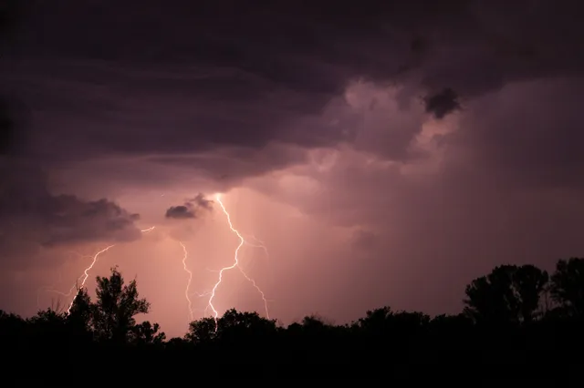 Nouvelle nuit d’orages en France provoquant de nombreux dégâts