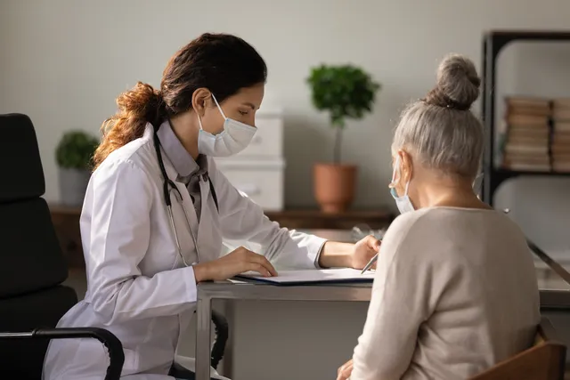 La ministre de la Santé renonce à taxer les dépassements d’honoraires