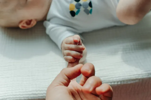 Le nouveau congé de naissance est acté : une opportunité pour les familles
